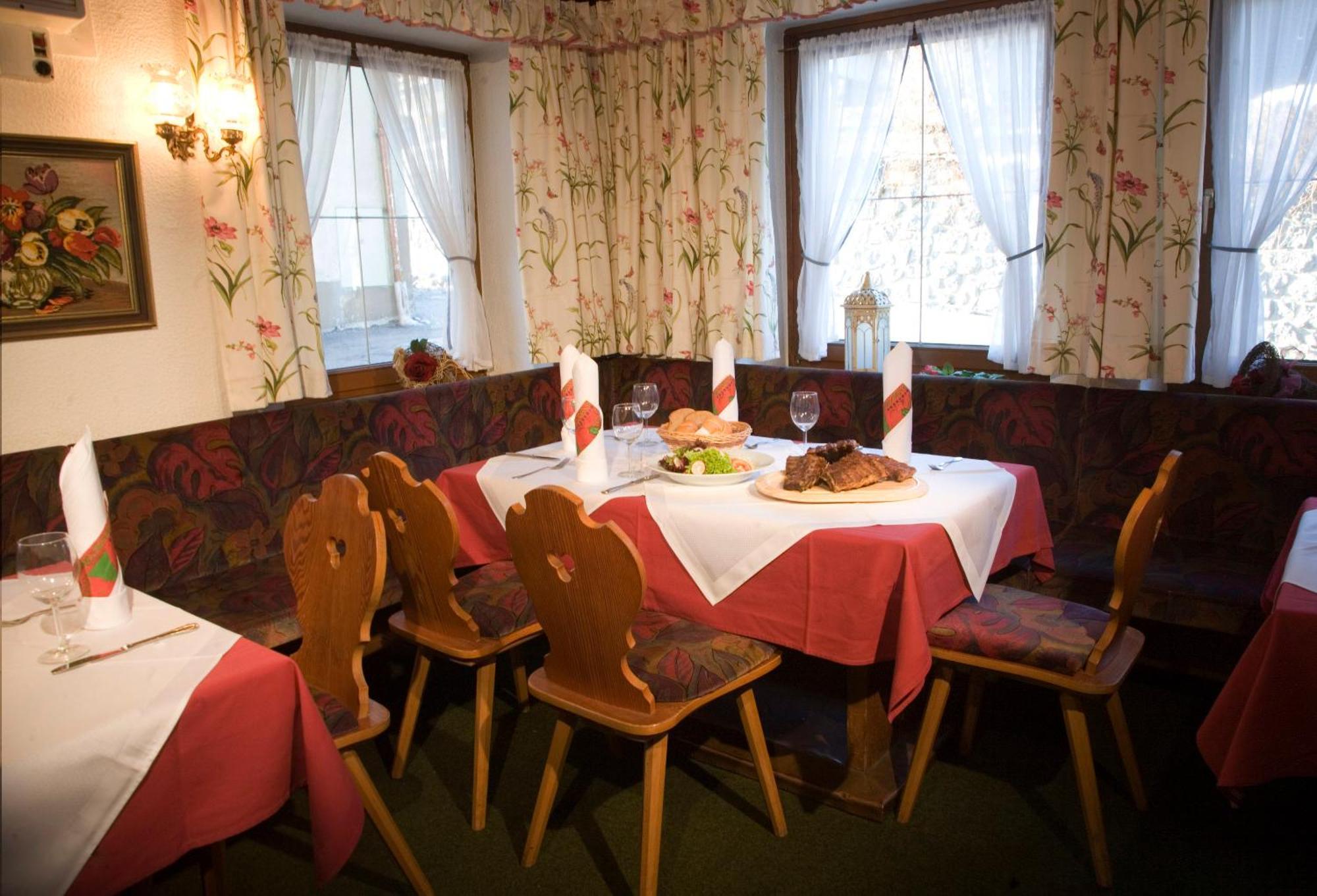 Hotel Vomperhof ภายนอก รูปภาพ